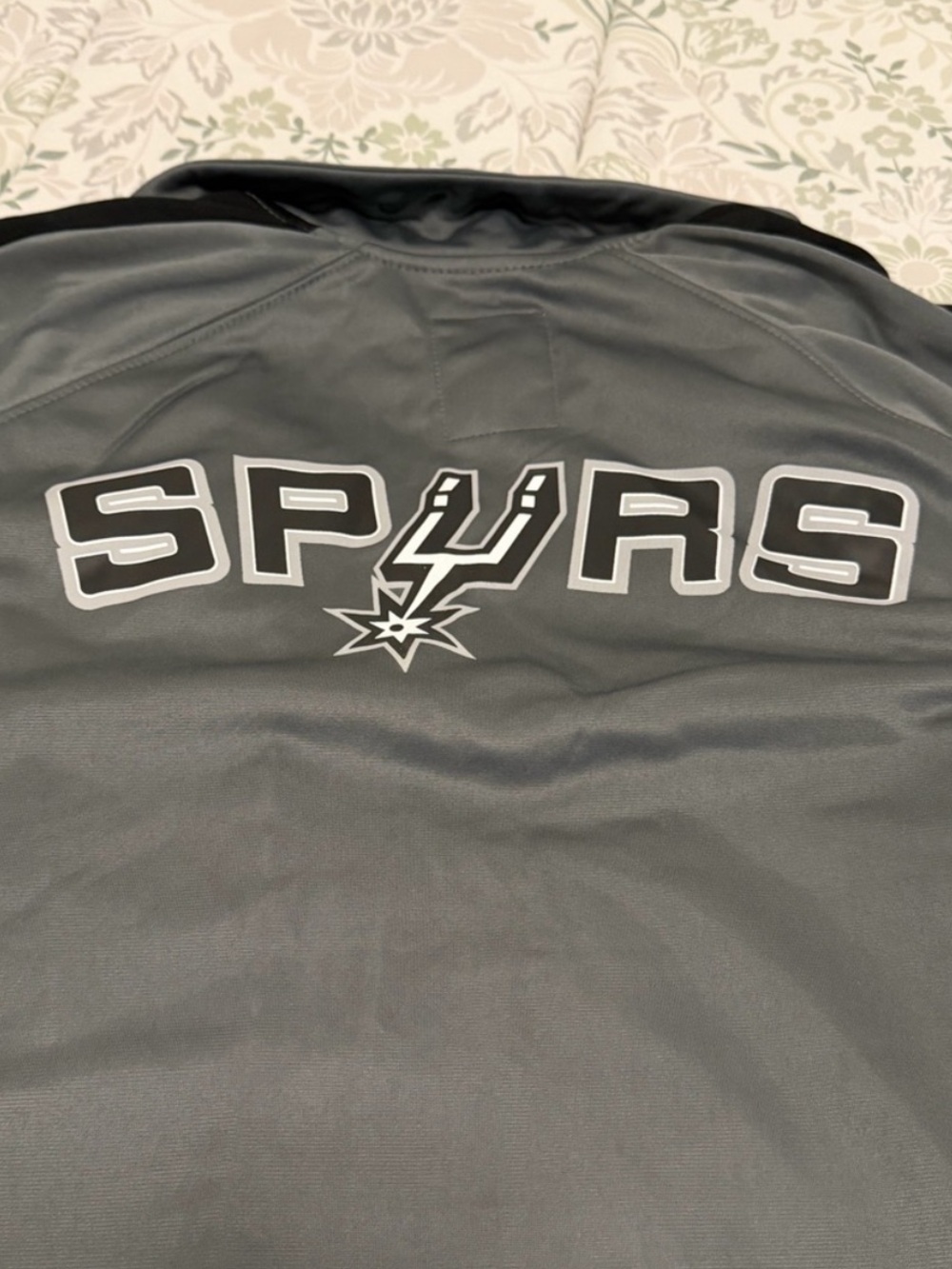 NWT- NBA San Antonio Spurs Grey Zip-Up Jacket